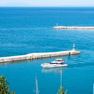https://villa-victor.kefaloniahotels.net